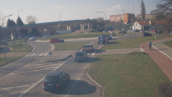 Křižovatka ulic Velká Dlážka a Polní