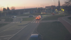 Křižovatka ulic Velká Dlážka a Polní