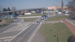 Křižovatka ulic Velká Dlážka a Polní