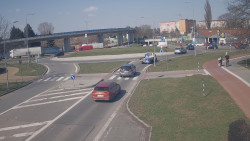 Křižovatka ulic Velká Dlážka a Polní