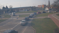 Křižovatka ulic Velká Dlážka a Polní