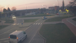 Křižovatka ulic Velká Dlážka a Polní