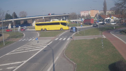 Křižovatka ulic Velká Dlážka a Polní