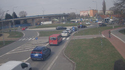 Křižovatka ulic Velká Dlážka a Polní