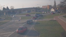 Křižovatka ulic Velká Dlážka a Polní