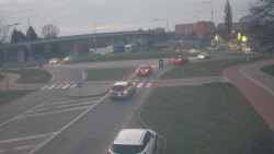 Křižovatka ulic Velká Dlážka a Polní