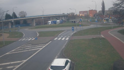 Křižovatka ulic Velká Dlážka a Polní