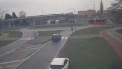 Křižovatka ulic Velká Dlážka a Polní