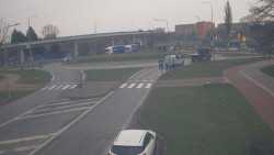 Křižovatka ulic Velká Dlážka a Polní