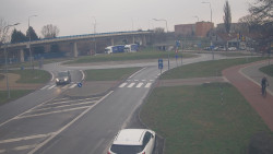 Křižovatka ulic Velká Dlážka a Polní