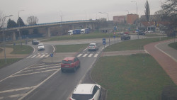 Křižovatka ulic Velká Dlážka a Polní