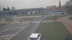 Křižovatka ulic Velká Dlážka a Polní