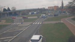 Křižovatka ulic Velká Dlážka a Polní