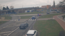 Křižovatka ulic Velká Dlážka a Polní