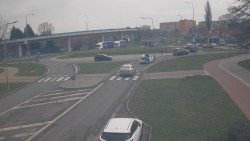 Křižovatka ulic Velká Dlážka a Polní