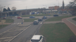 Křižovatka ulic Velká Dlážka a Polní