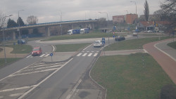 Křižovatka ulic Velká Dlážka a Polní