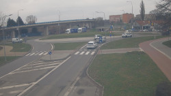 Křižovatka ulic Velká Dlážka a Polní