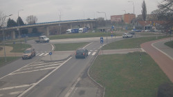 Křižovatka ulic Velká Dlážka a Polní