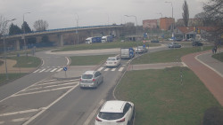 Křižovatka ulic Velká Dlážka a Polní