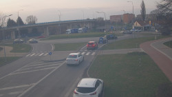 Křižovatka ulic Velká Dlážka a Polní