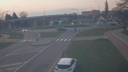 Křižovatka ulic Velká Dlážka a Polní