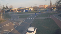 Křižovatka ulic Velká Dlážka a Polní