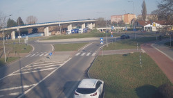 Křižovatka ulic Velká Dlážka a Polní