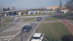 Křižovatka ulic Velká Dlážka a Polní