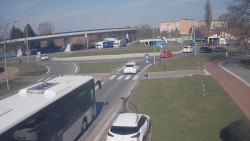 Křižovatka ulic Velká Dlážka a Polní