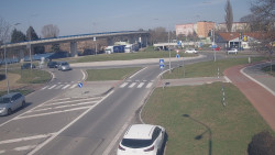 Křižovatka ulic Velká Dlážka a Polní