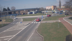 Křižovatka ulic Velká Dlážka a Polní