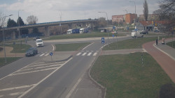 Křižovatka ulic Velká Dlážka a Polní