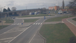 Křižovatka ulic Velká Dlážka a Polní