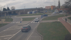 Křižovatka ulic Velká Dlážka a Polní