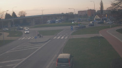 Křižovatka ulic Velká Dlážka a Polní