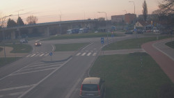 Křižovatka ulic Velká Dlážka a Polní