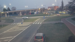 Křižovatka ulic Velká Dlážka a Polní