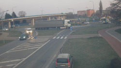 Křižovatka ulic Velká Dlážka a Polní