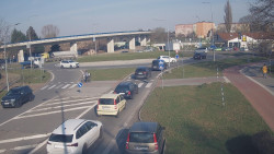 Křižovatka ulic Velká Dlážka a Polní