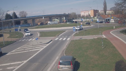 Křižovatka ulic Velká Dlážka a Polní