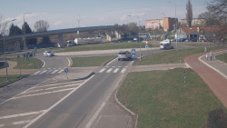 Křižovatka ulic Velká Dlážka a Polní