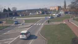 Křižovatka ulic Velká Dlážka a Polní