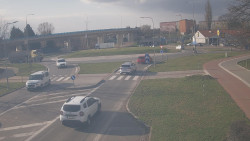 Křižovatka ulic Velká Dlážka a Polní