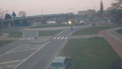 Křižovatka ulic Velká Dlážka a Polní