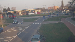 Křižovatka ulic Velká Dlážka a Polní