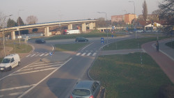 Křižovatka ulic Velká Dlážka a Polní