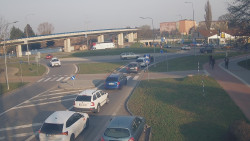 Křižovatka ulic Velká Dlážka a Polní