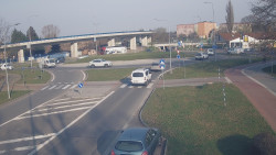 Křižovatka ulic Velká Dlážka a Polní