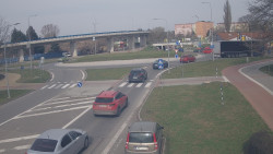 Křižovatka ulic Velká Dlážka a Polní